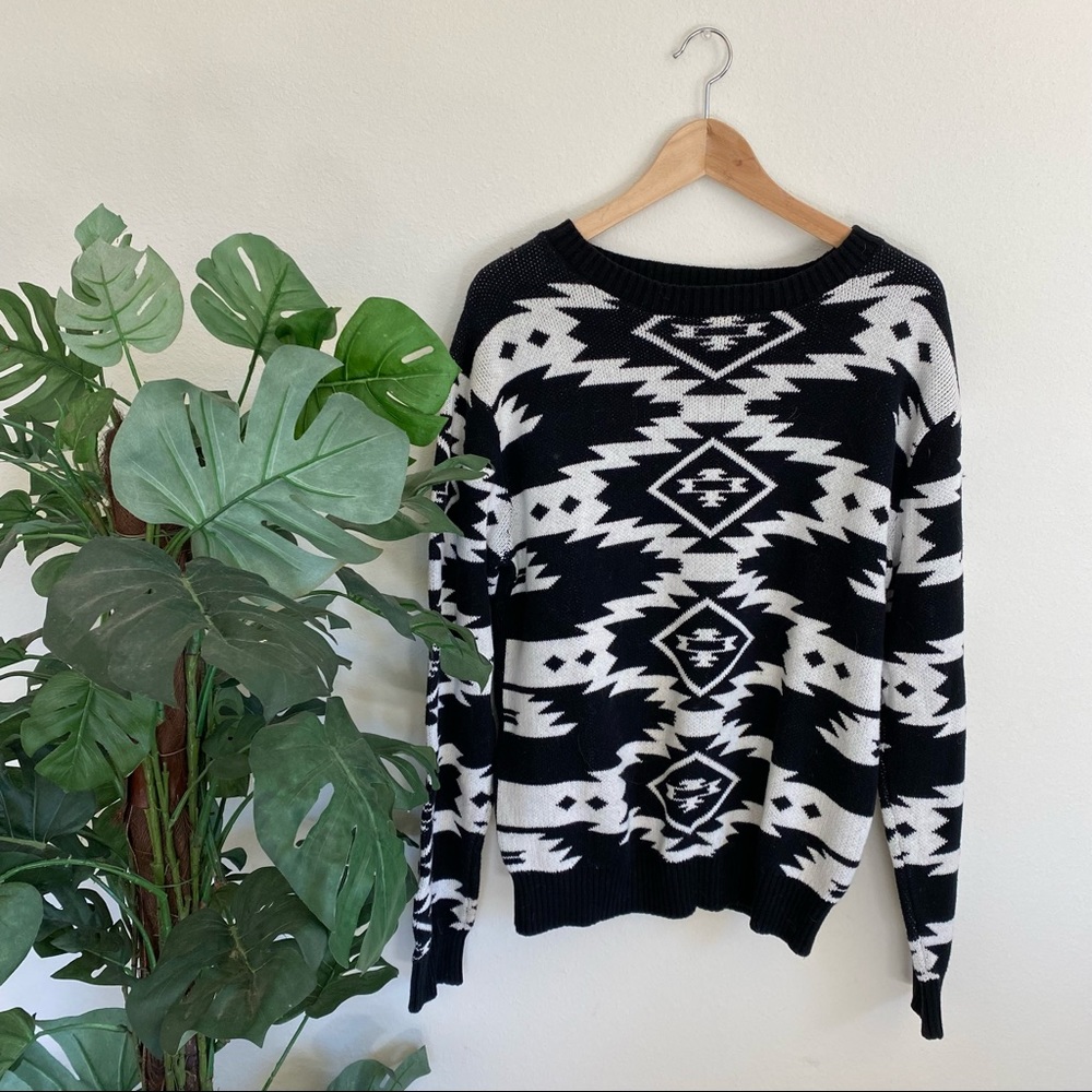 PacSun Black and White Aztec Print Crew Neck Cotton Sweater Size Large